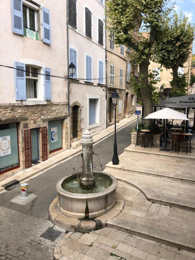 Fontaine Aups Exterior foto